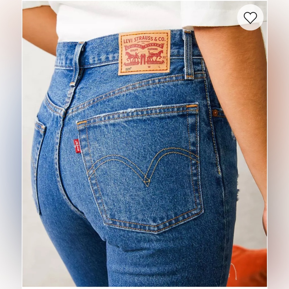 Levi’s Women’s High Rise Straight Leg Cropped Distressed Jeans Button Fly 28 - Picture 3 of 14